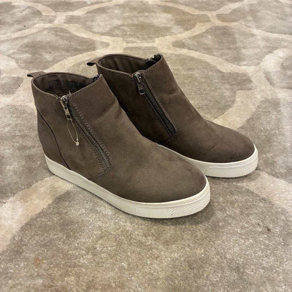 Time and Tru Grey Ankle Boots Size 8